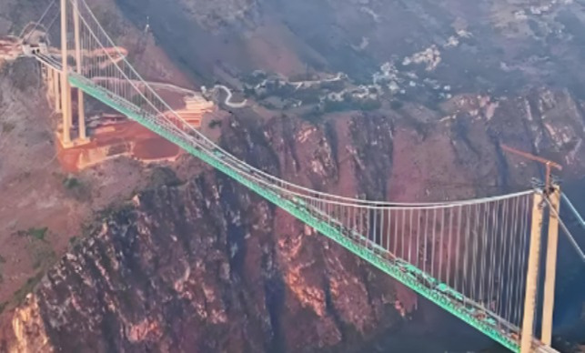 Дэлхийн хамгийн өндөр, шинэ гүүр энэ сард ашиглалтад орно